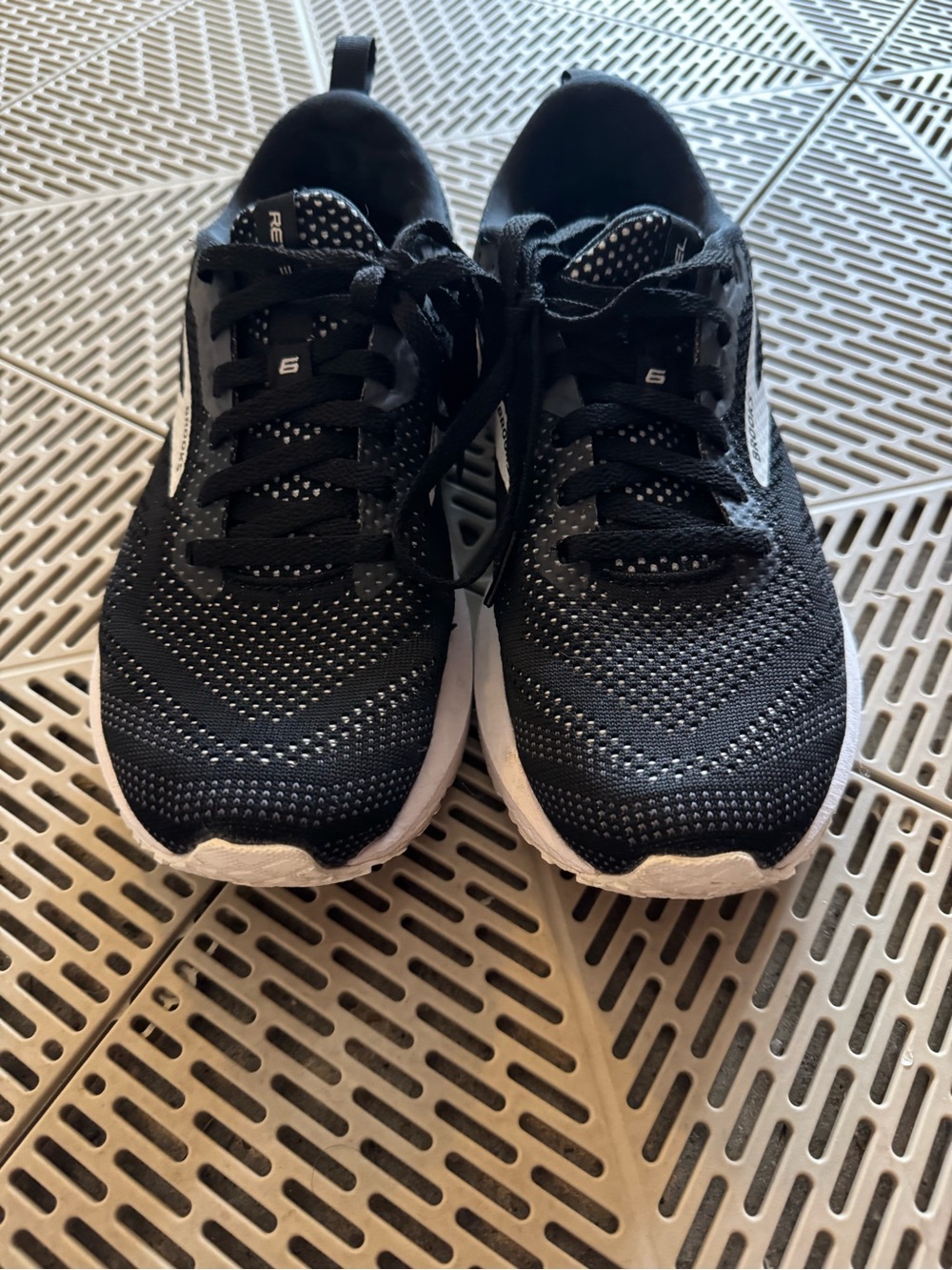 Brooks Revel 6 Black and White Women's Running Shoes